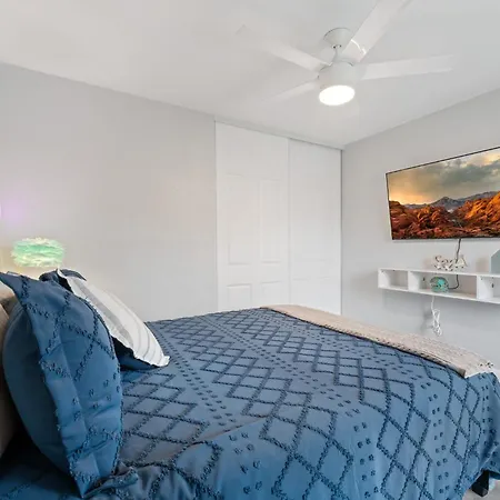 Searenity Suite- Peekaboo Ocean View 1 Min Walk To Beach
